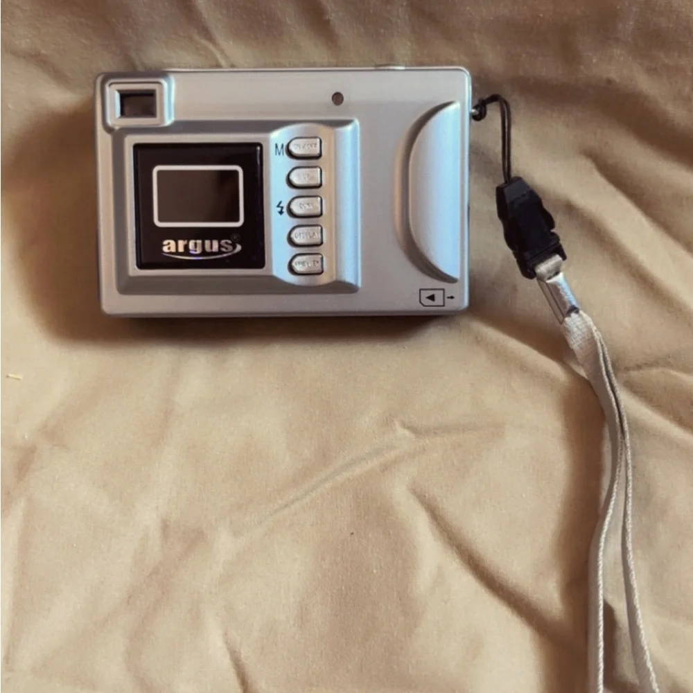 Argus DC-3185 3.2MP Digital Camera - Silver